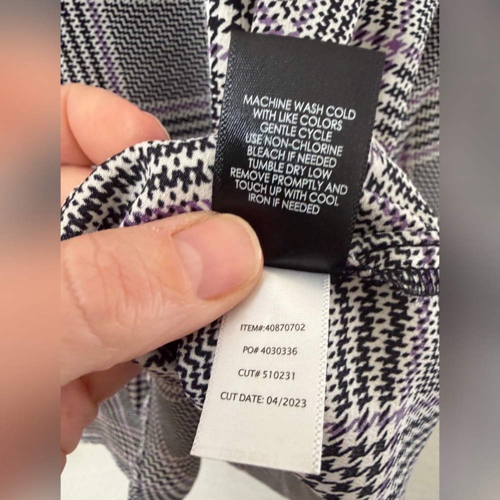 Torrid - Studio Bubble Satin Bow Tie Blouse - Glen Plaid - 4 - Picture 7 of 10
